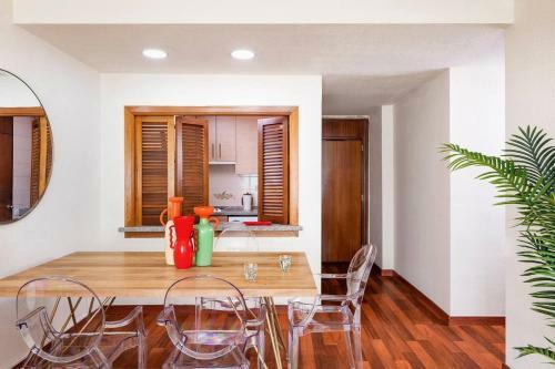 Monkeys Apartments La Campana Suites