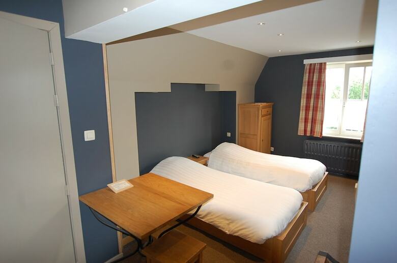 Hotel Piano 2