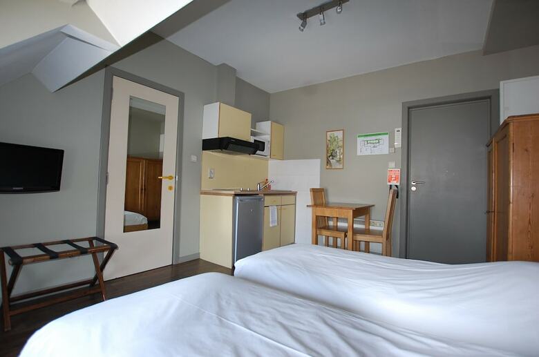 Hotel Piano 2