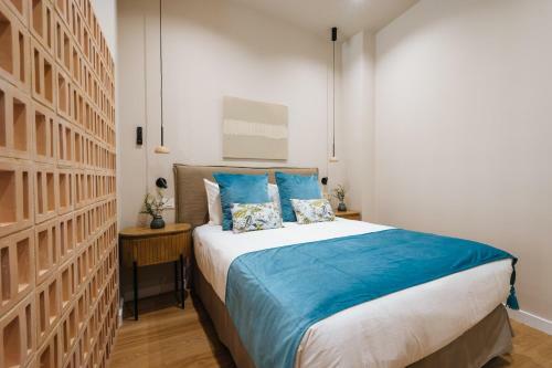 New Hostly Alameda Apartments