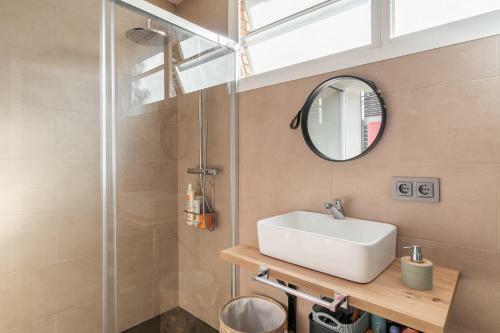 Villa Barcelona�s Tropical Oasis