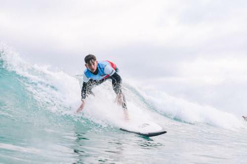 Hostal Escuela De Surf Waves Sound