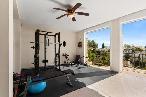 Villa Breathtaking Mansion With Pool - Ref 85