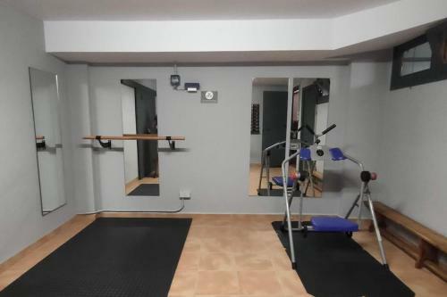 Rosa De Ciudad. Chalet C�ntrico Con Mucha Intimidad