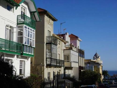 Gran Casa Familiar Al Lado de La Playa