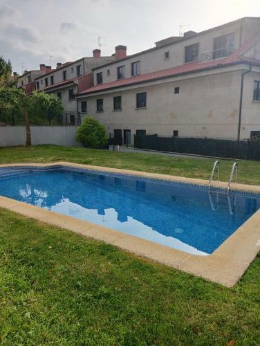 Apartamento Con Terraza Y Piscina