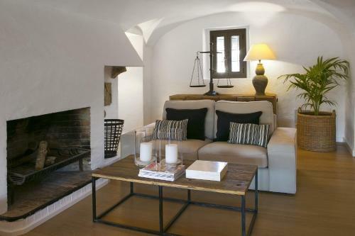 Villa Masia Roca Rodona