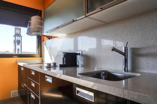 City Center Modern Apartment