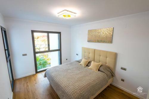 Luxury Apartment With Sea And Golf View