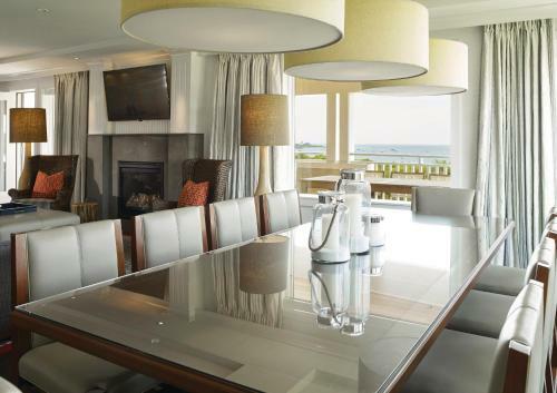 Hotel Inn By The Sea
