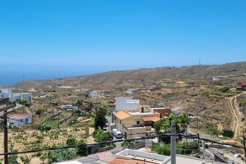Amplio Apartamento Con Terraza Privada, Piscina Compartida En Arico