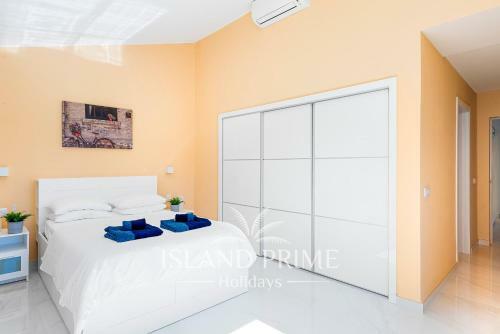 Private Villa In Golf Del Sur