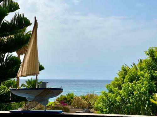 Oceanfront Villa - Amarilla Breeze