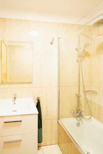 Spacious Apartment With Large Terrace In Amarilla Golf