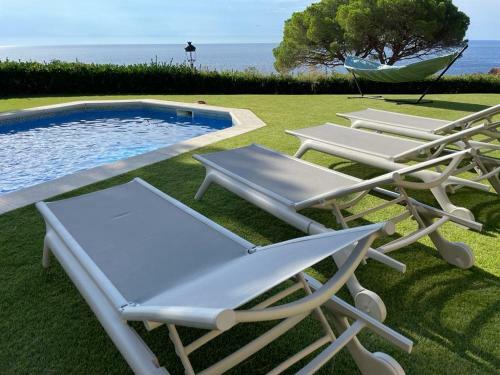 Sea View House With Private Pool And Garden