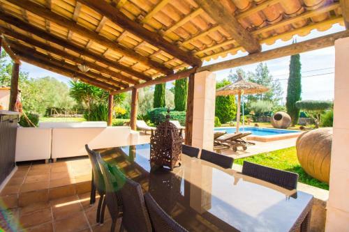 Incredible Villa With Wonderful Exteriors