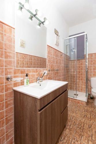 Apartment - 4 Bedrooms - 0275