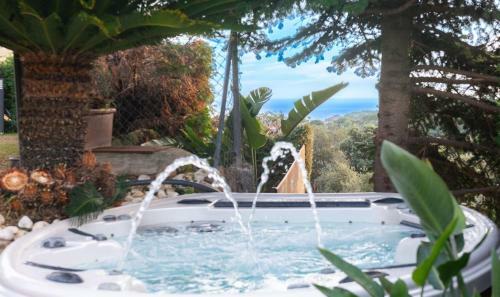 Fantastic House With Jacuzzy Ideal For Families