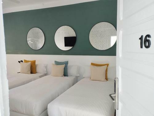 Bed & Breakfast Room27