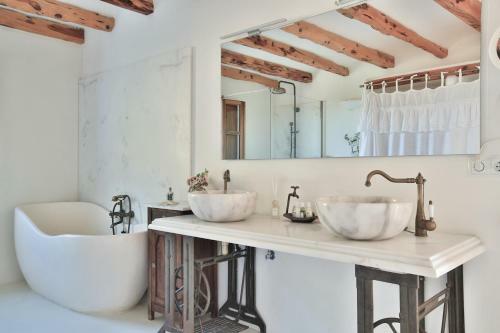 Villa Serras - San Antonio