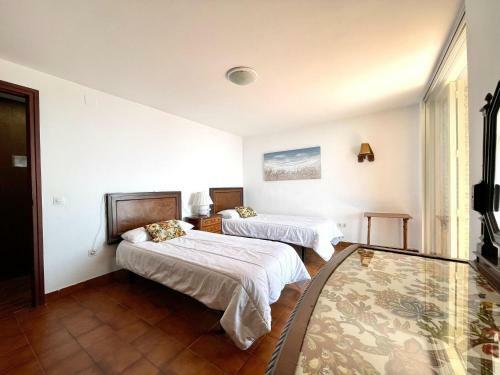 Majestic Villa In Salobre�a With Private Pool