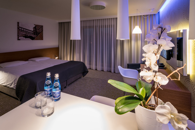 Hotel Invite