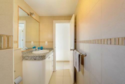 Apartamento Bonito D�plex Con Piscinas Junto A La Playa