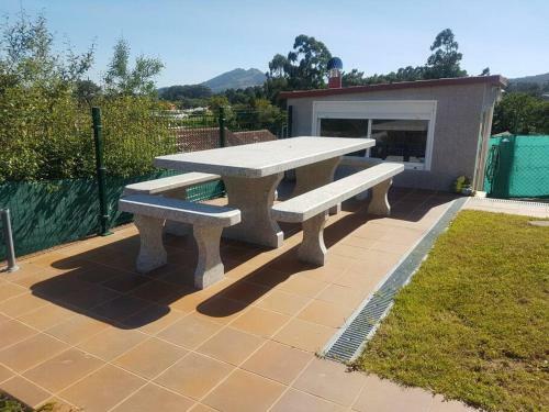 Chalet Con Piscina En O Rosal