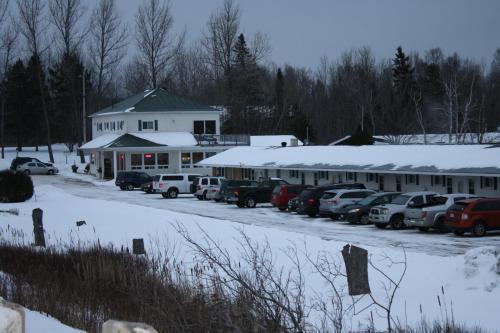 Carolyn Beach Motor Inn