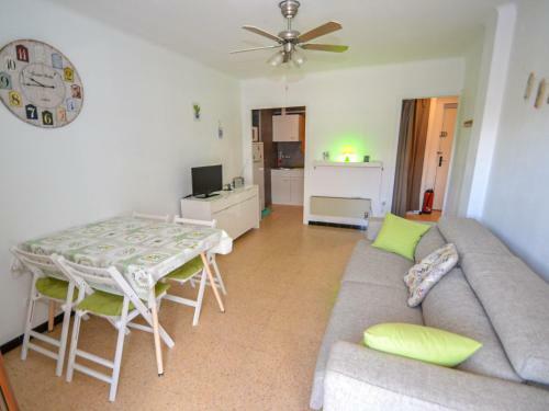 Apartment Flandria-3 By Interhome