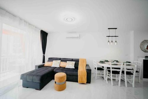 Apartamento Piso Reformado Moderno Piscina Y Jard�n!