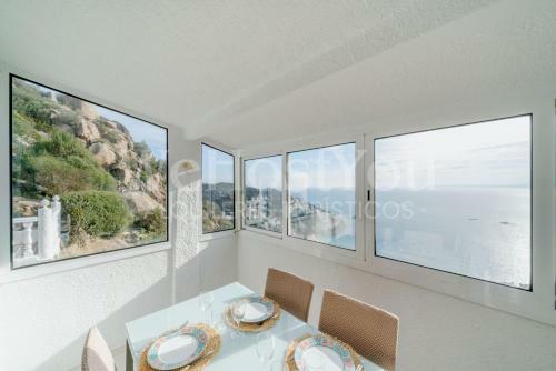Magnifique Maison Bramer 14, Roses - Wehostyou
