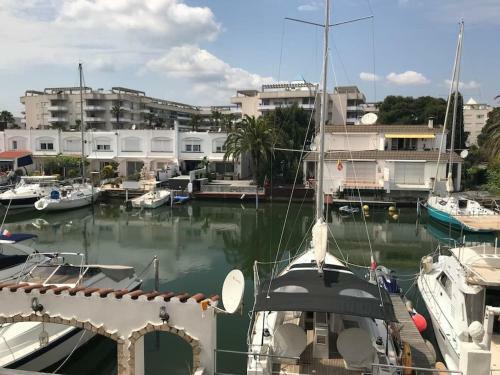 Maison Au Bord Du Canal !!!