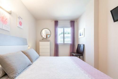 Apartamento Con Terraza Y Vista Piscina