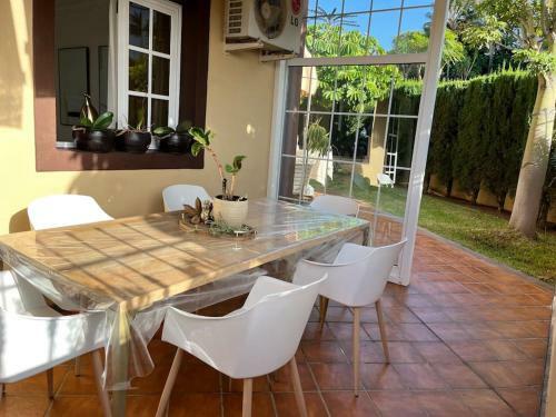 Preciosa Casa Con Jard�n Privado