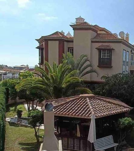 Preciosa Casa Con Jard�n Privado