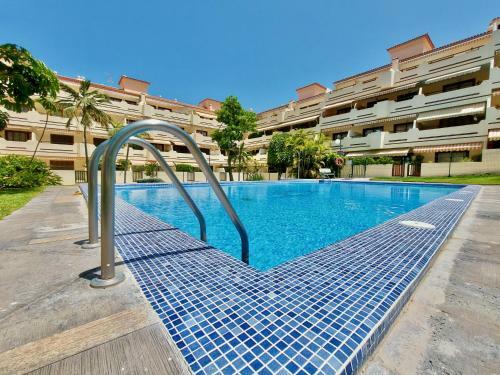 Pool Sunset Apartment