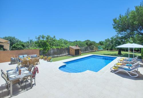 Owl Booking Villa Marvil - Exclusive Holidays