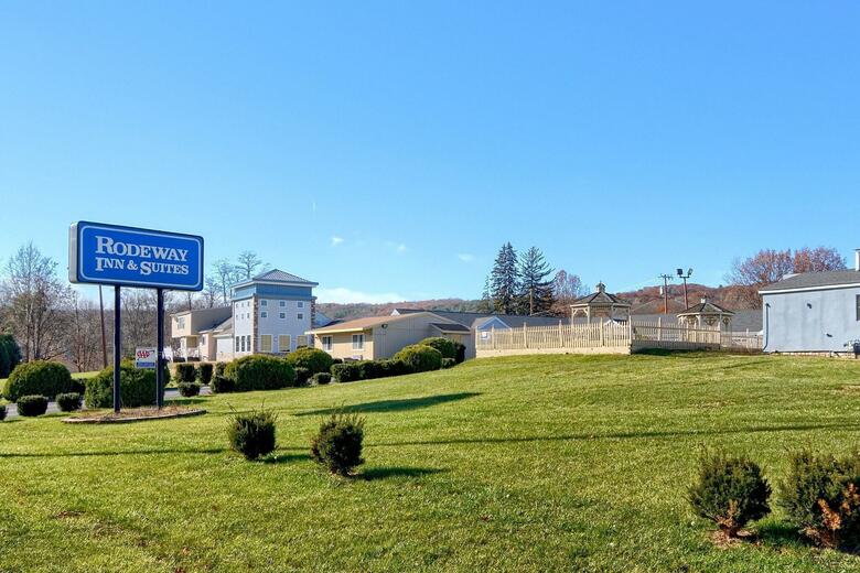 Motel Rodeway Inn And Suites Ithaca