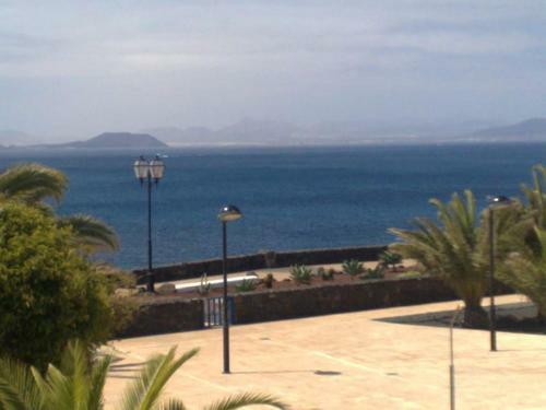 Apartamento Duplex Con Piscina En 1� Linea de Mar. Super Vistas