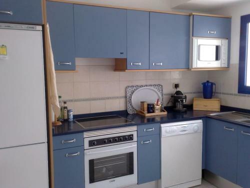 Apartamento Duplex Con Piscina En 1� Linea de Mar. Super Vistas