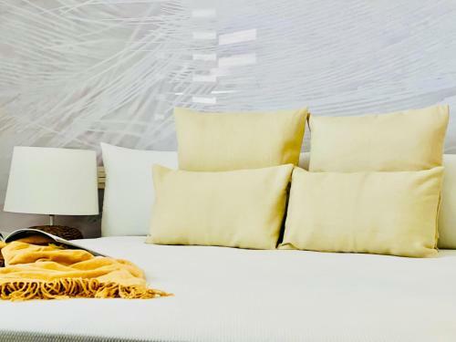 Canaryislandshost L Room