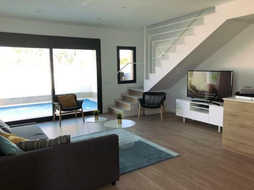 Top Villa 6-8p-6 Beds-swimming Pool With Jacuzzi