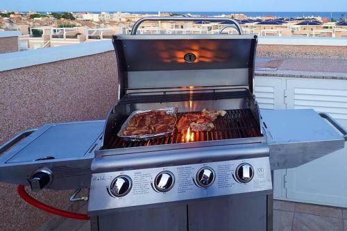 Apartment With Private, Heated Jacuzzi, Ac, Pool