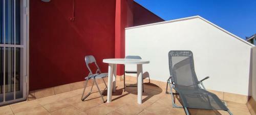 Tabarca Chalet Con Jard�n Y Piscina Comunitaria