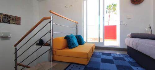 Tabarca Chalet Con Jard�n Y Piscina Comunitaria