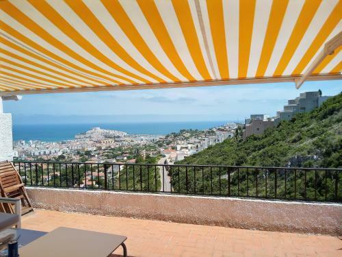 Apartamento Las Atalayas: Castle And Sea Views