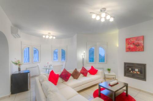 Villa Casa Modena - By Aldertons