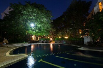 Embassy Place Apartments