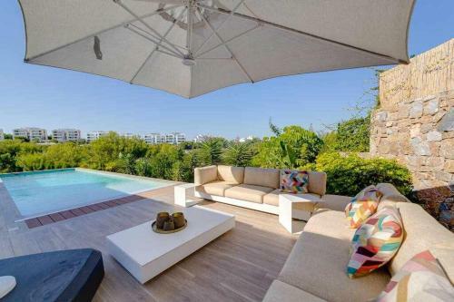 Exclusiva Villa Con Piscina Climatizada Colinas